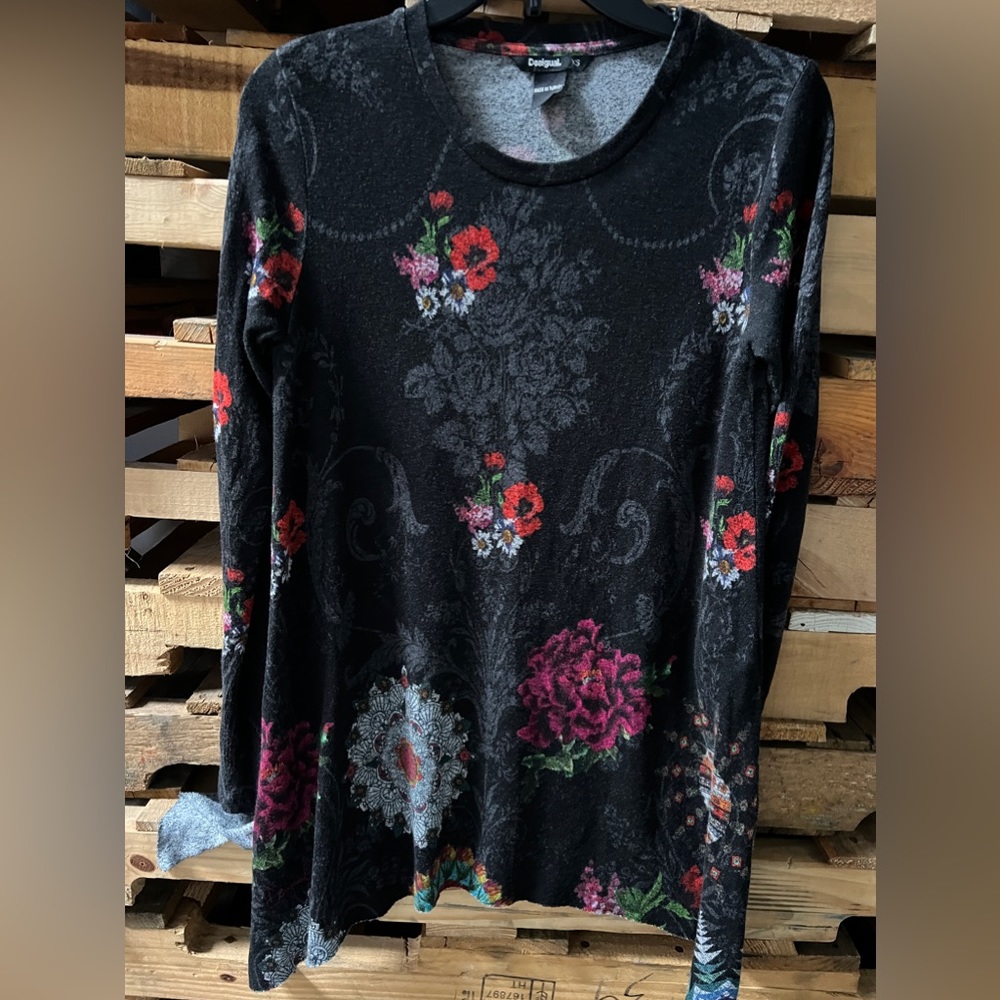Desigual long sleeve top sz XS